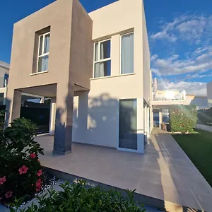 https://villa-playa-paraiso.adeje-hotels.com